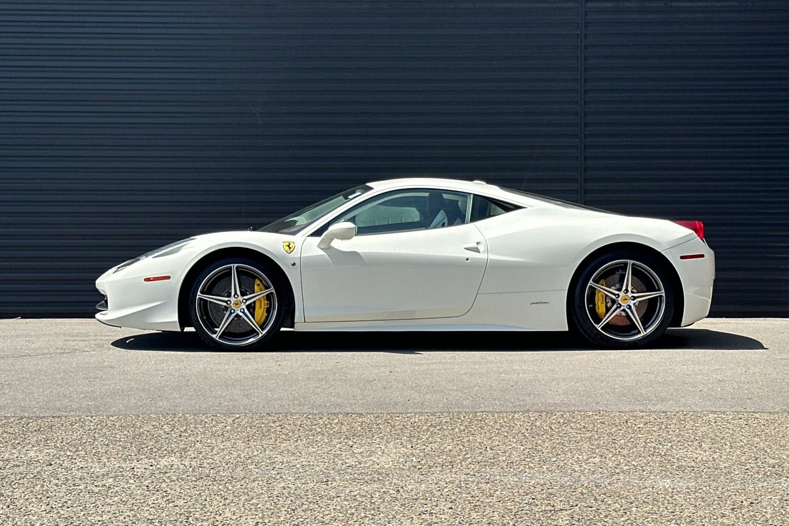 Used 2014 Ferrari 458 Italia Coupe RWD image 2