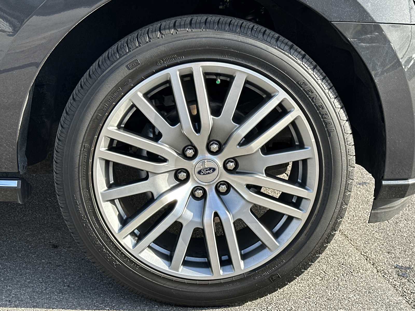 Used 2022 Ford Expedition Platinum image 7