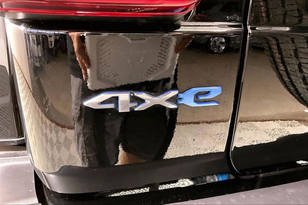 Used 2022 Jeep Wrangler Unlimited Sahara w/ Safety Group image 7