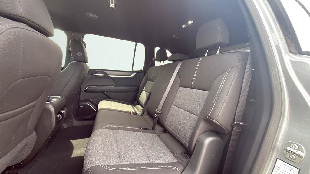 Used 2025 GMC Acadia Elevation AWD/4WD image 31