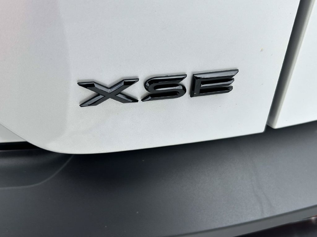 New 2026 Toyota C-HR AWD/4WD image 11