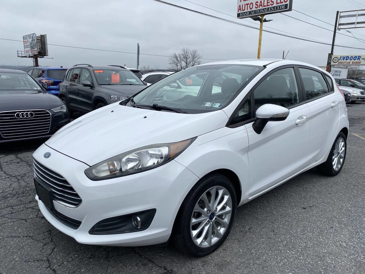 Used 2014 Ford Fiesta SE w/ Equipment Group 201A image 1