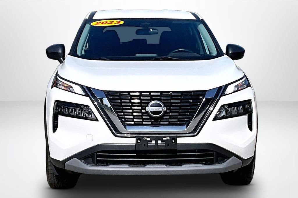 Used 2023 Nissan Rogue S FWD image 2
