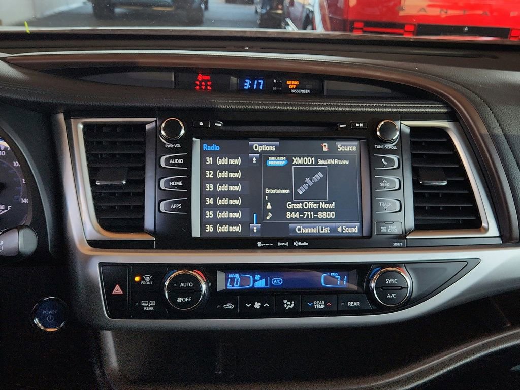 Used 2018 Toyota Highlander XLE image 18