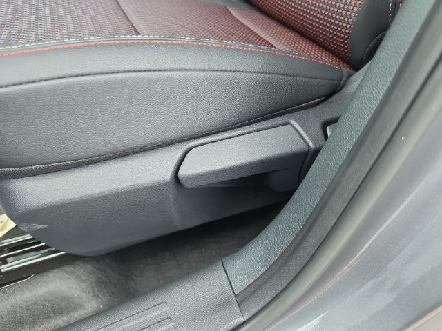 New 2026 Nissan Kicks SR w/ Cold Weather Package FWD image 20