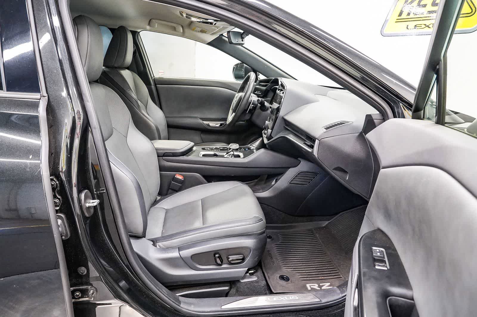 Used 2025 Lexus RZ 300e w/ Accessory Package (2T) FWD image 16
