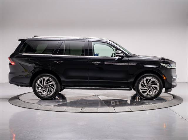New 2026 Lincoln Navigator Premiere AWD/4WD image 6