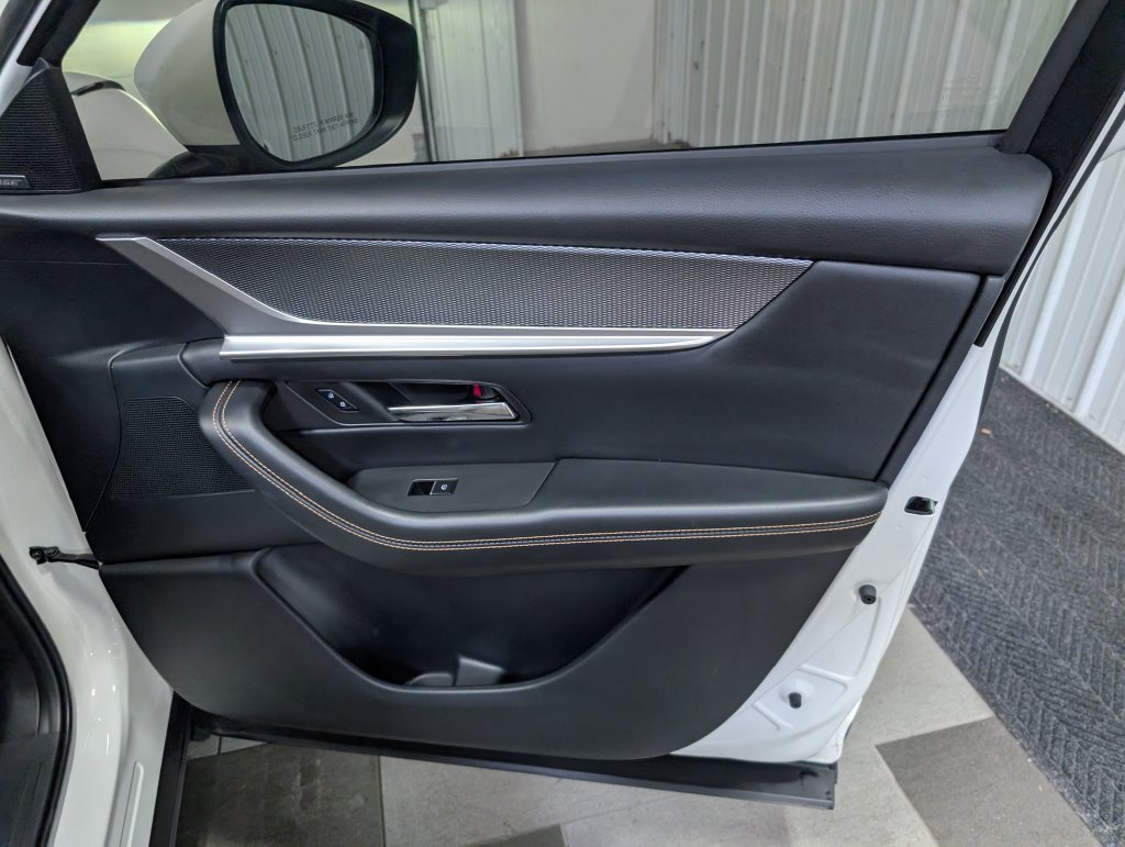 Used 2024 MAZDA CX-90 Plug-In Hybrid w/ Premium Pkg AWD/4WD image 29