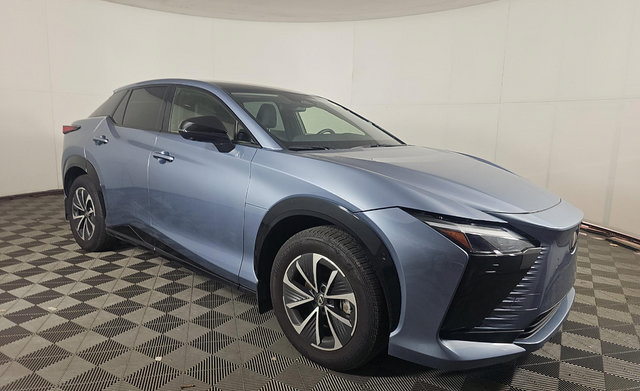 Used 2025 Lexus RZ 450e w/ Technology Package AWD/4WD image 2