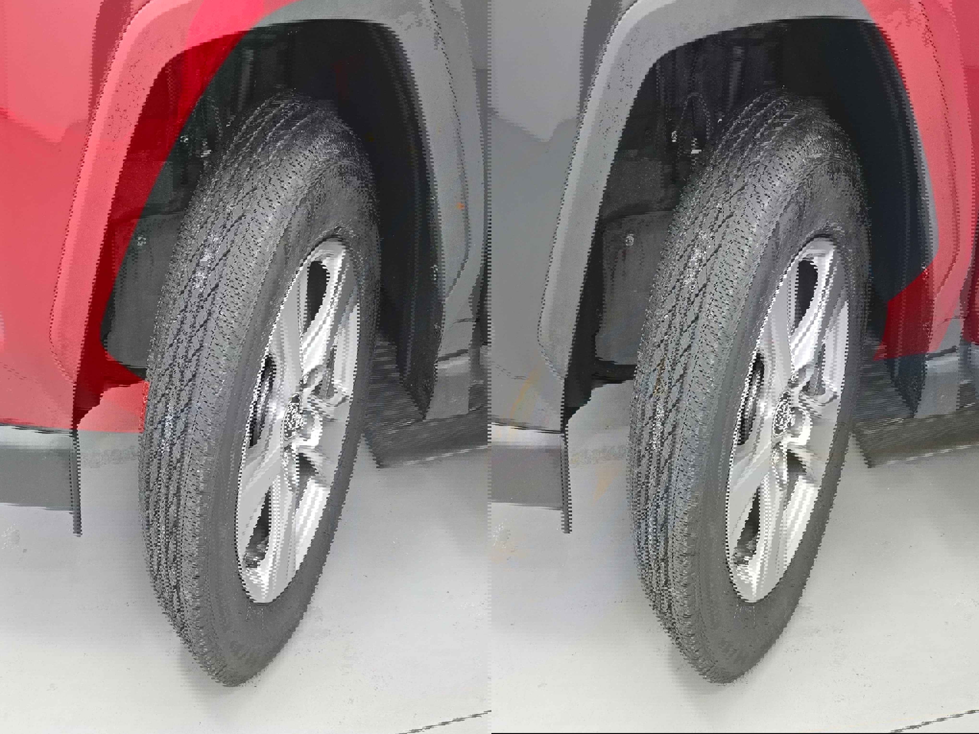 Used 2023 Toyota RAV4 XLE w/ Convenience Package image 32