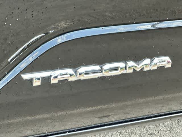 Used 2025 Toyota Tacoma SR5 AWD/4WD image 26