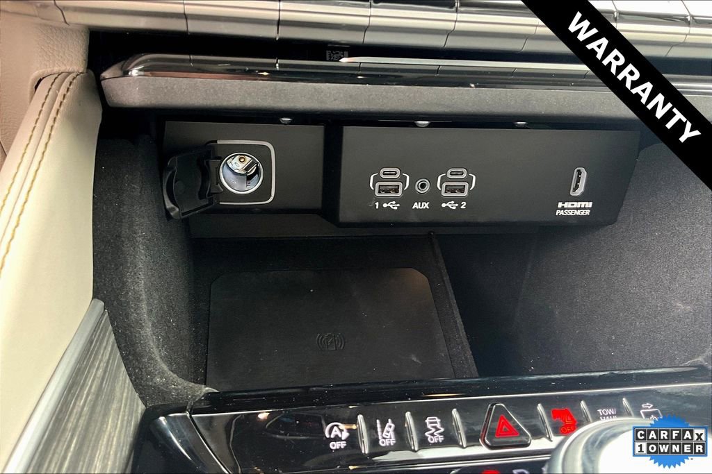 Used 2023 Jeep Wagoneer Series III w/ Preferred Equipment Group AWD/4WD image 15