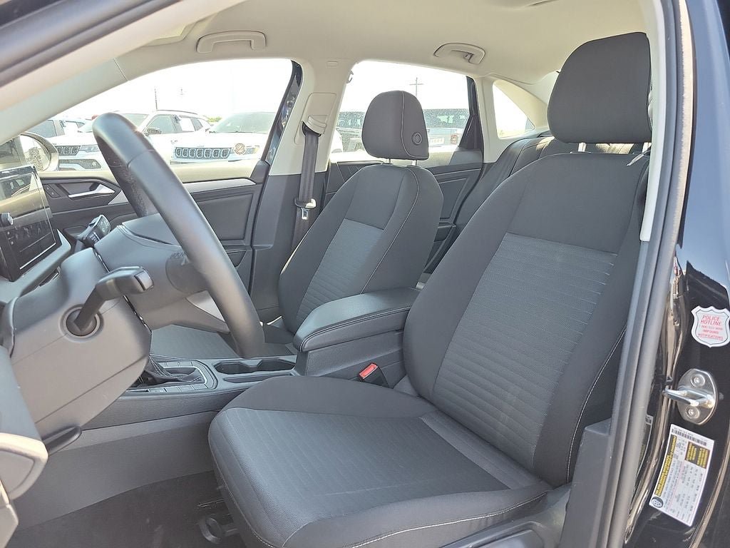 Used 2025 Volkswagen Jetta S FWD image 11