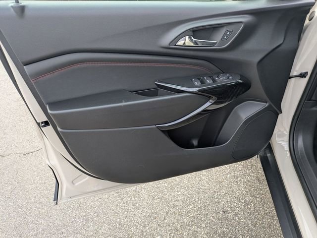 New 2026 Chevrolet Trax RS w/ Sunroof Package FWD image 9
