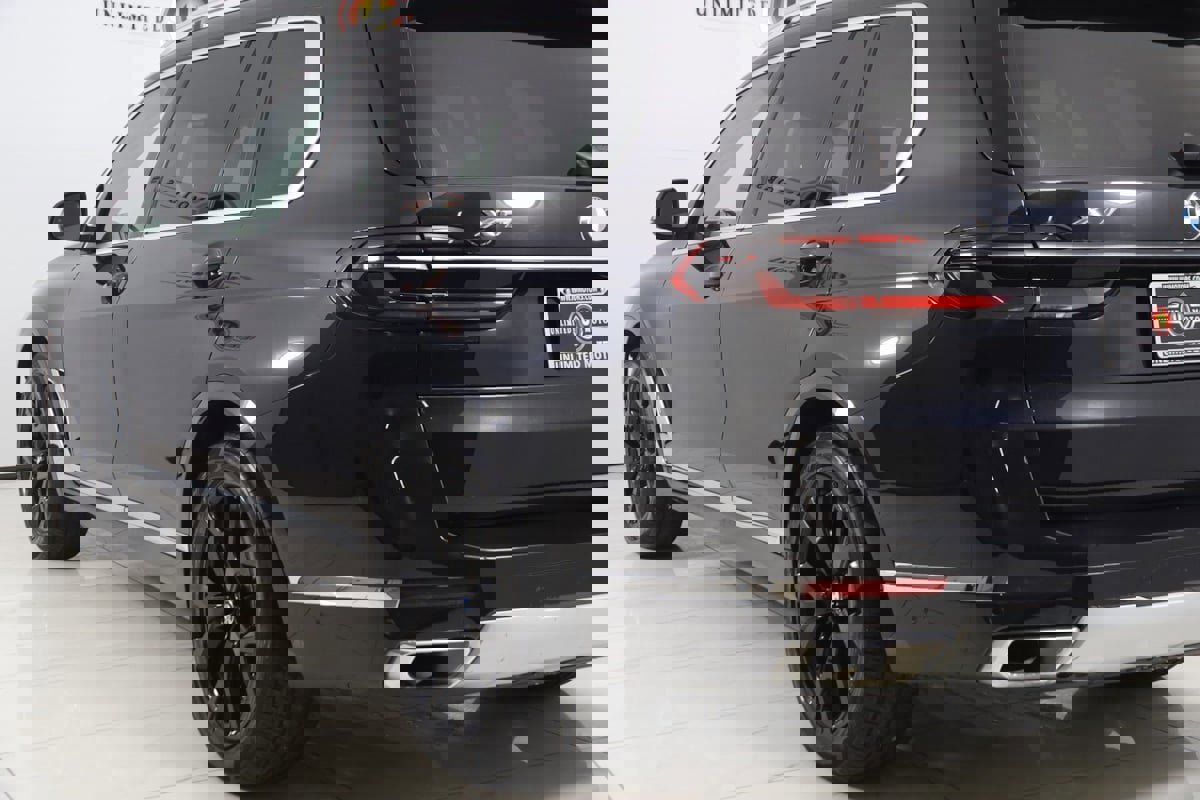 Used 2023 BMW X7 xDrive40i w/ Premium Package image 24