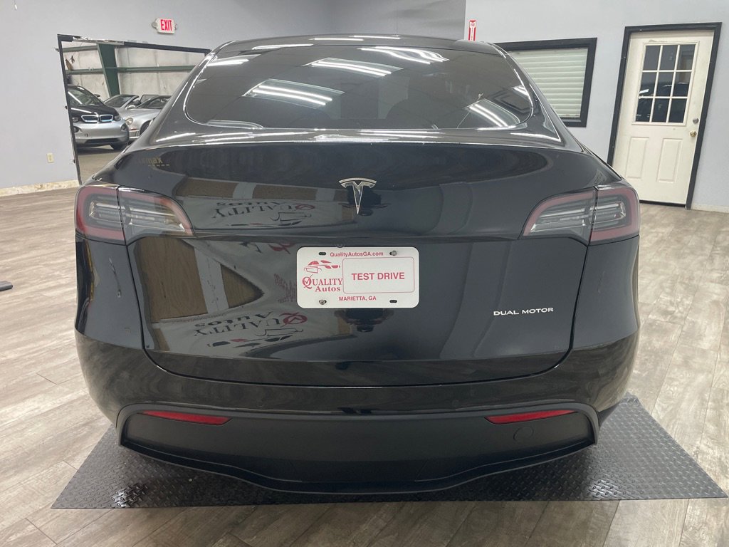 Used 2020 Tesla Model Y Long Range image 10