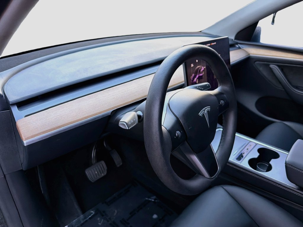Used 2024 Tesla Model Y Long Range AWD/4WD image 9