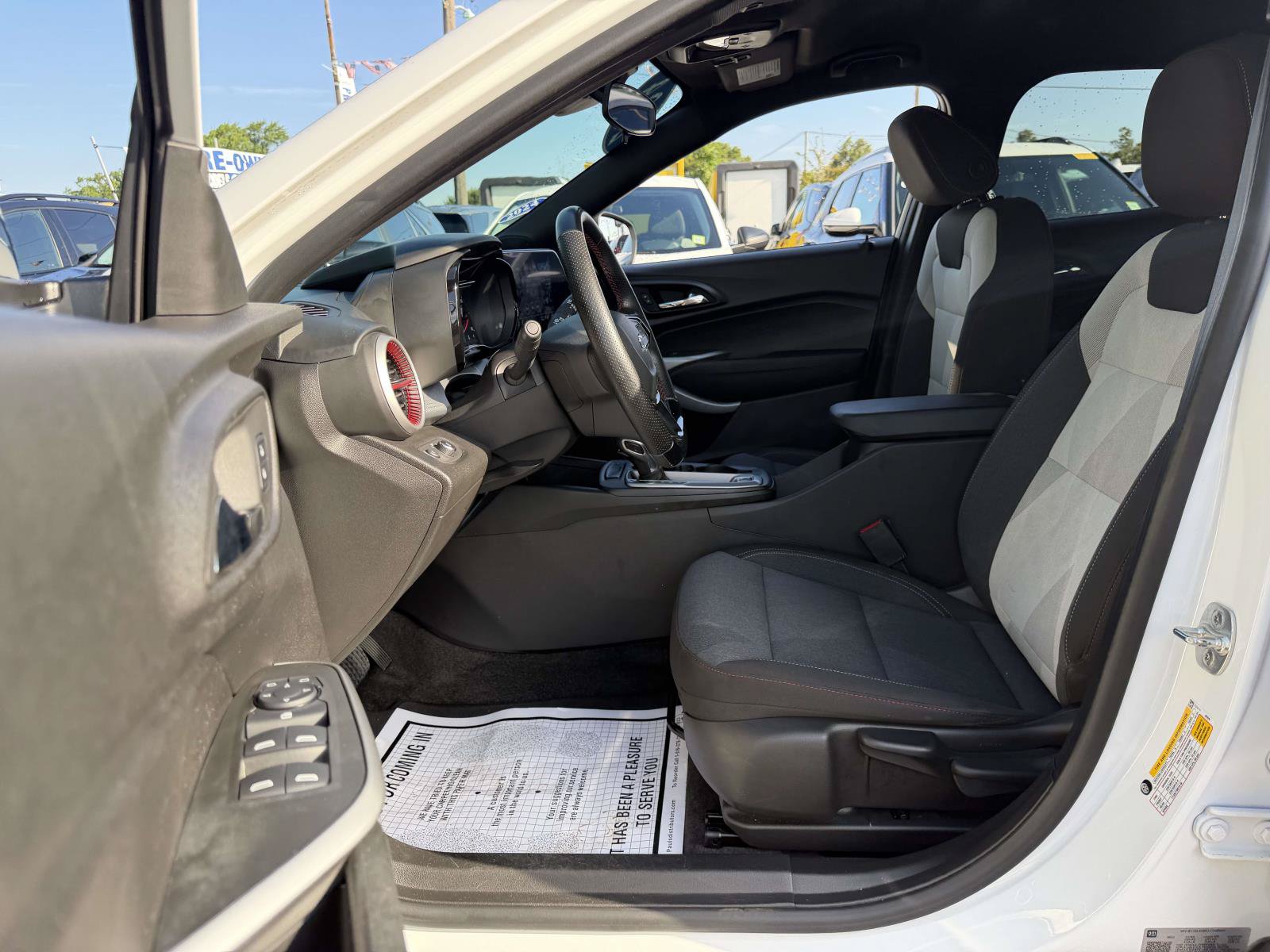 Certified 2024 Chevrolet Trax RS w/ Driver Confidence Package FWD image 9