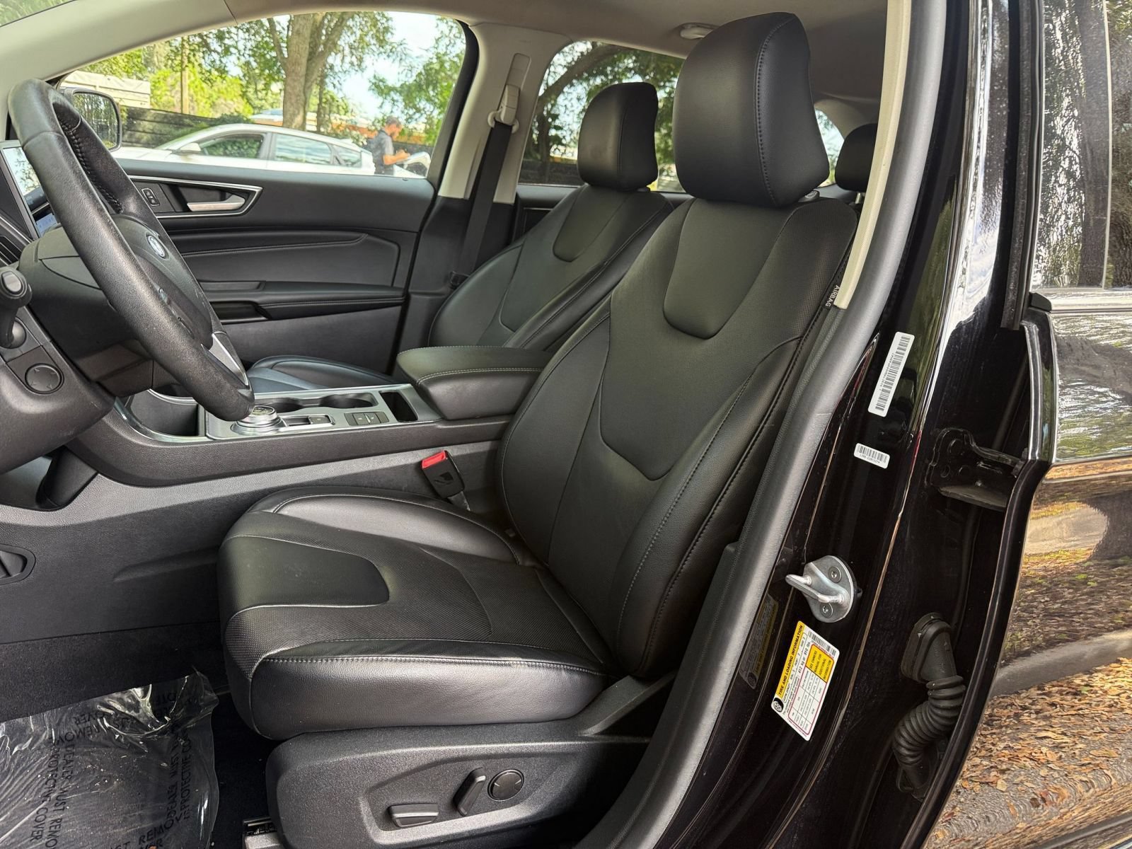 Used 2022 Ford Edge Titanium w/ Equipment Group 301A AWD/4WD image 30