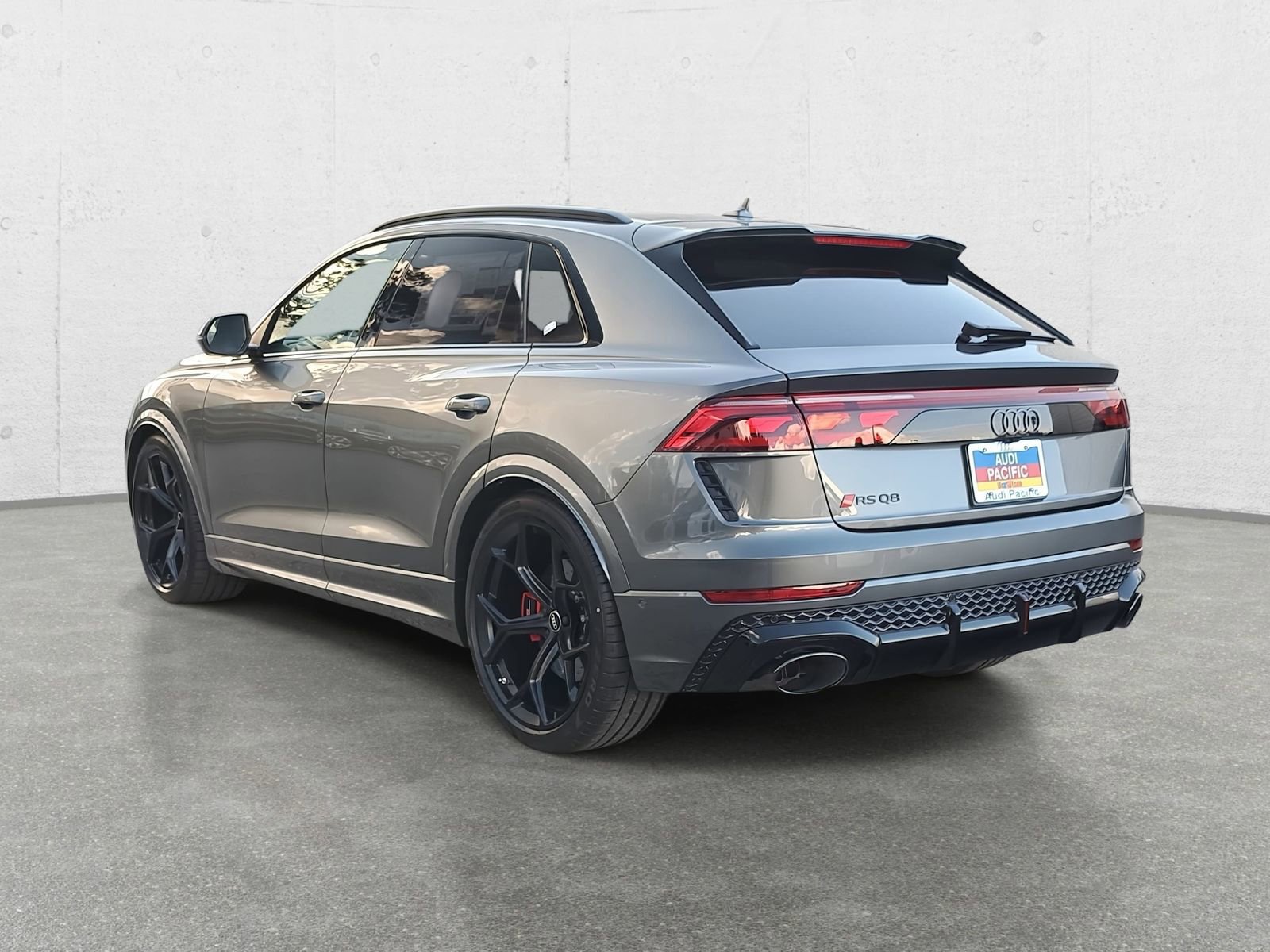 New 2025 Audi RS Q8 performance image 7