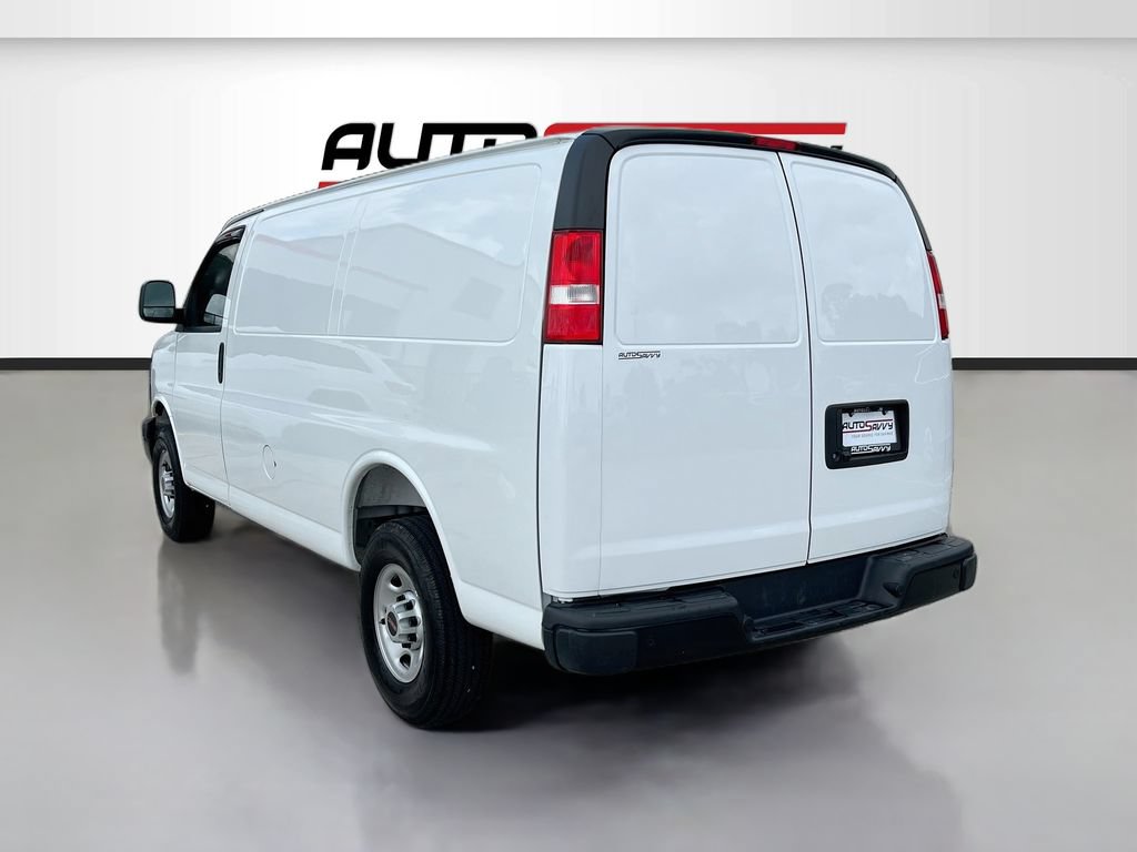 Used 2025 GMC Savana 2500 w/ Driver Convenience Package RWD image 5