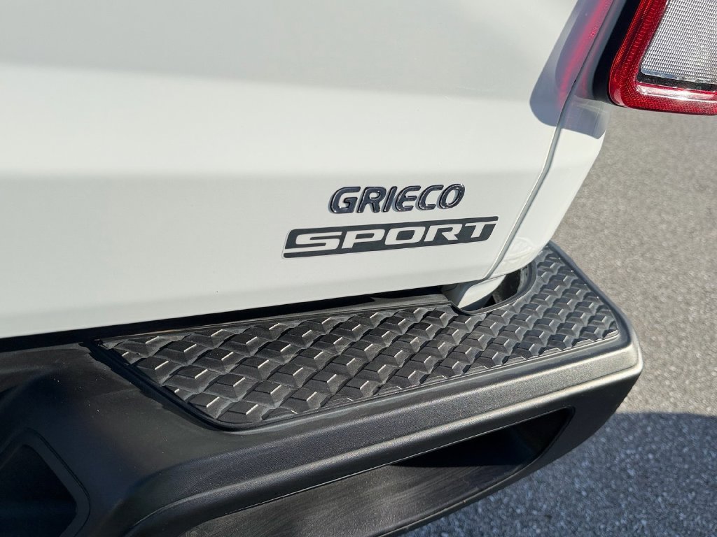 Used 2021 Jeep Gladiator Sport AWD/4WD image 17