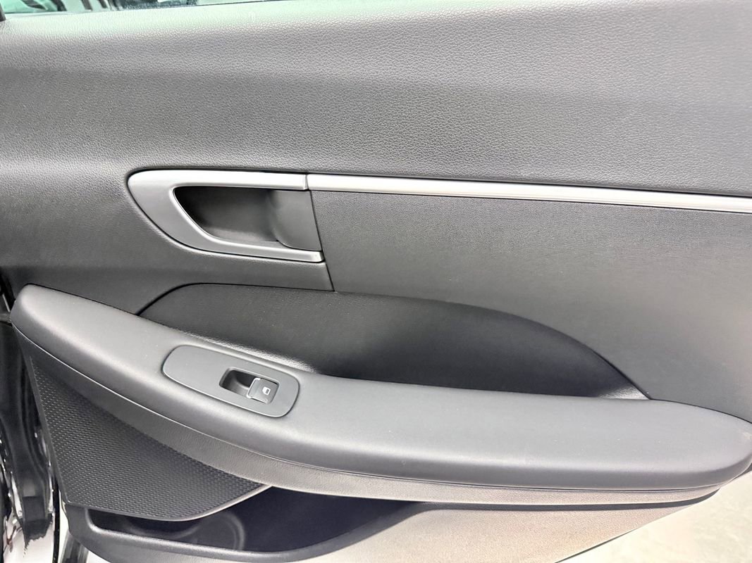 Used 2025 Hyundai Sonata SE FWD image 18