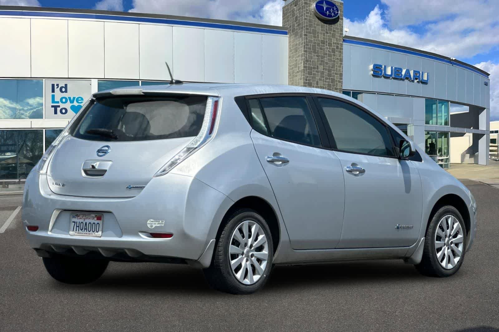 Used 2015 Nissan Leaf S w/ Charge Package FWD image 2