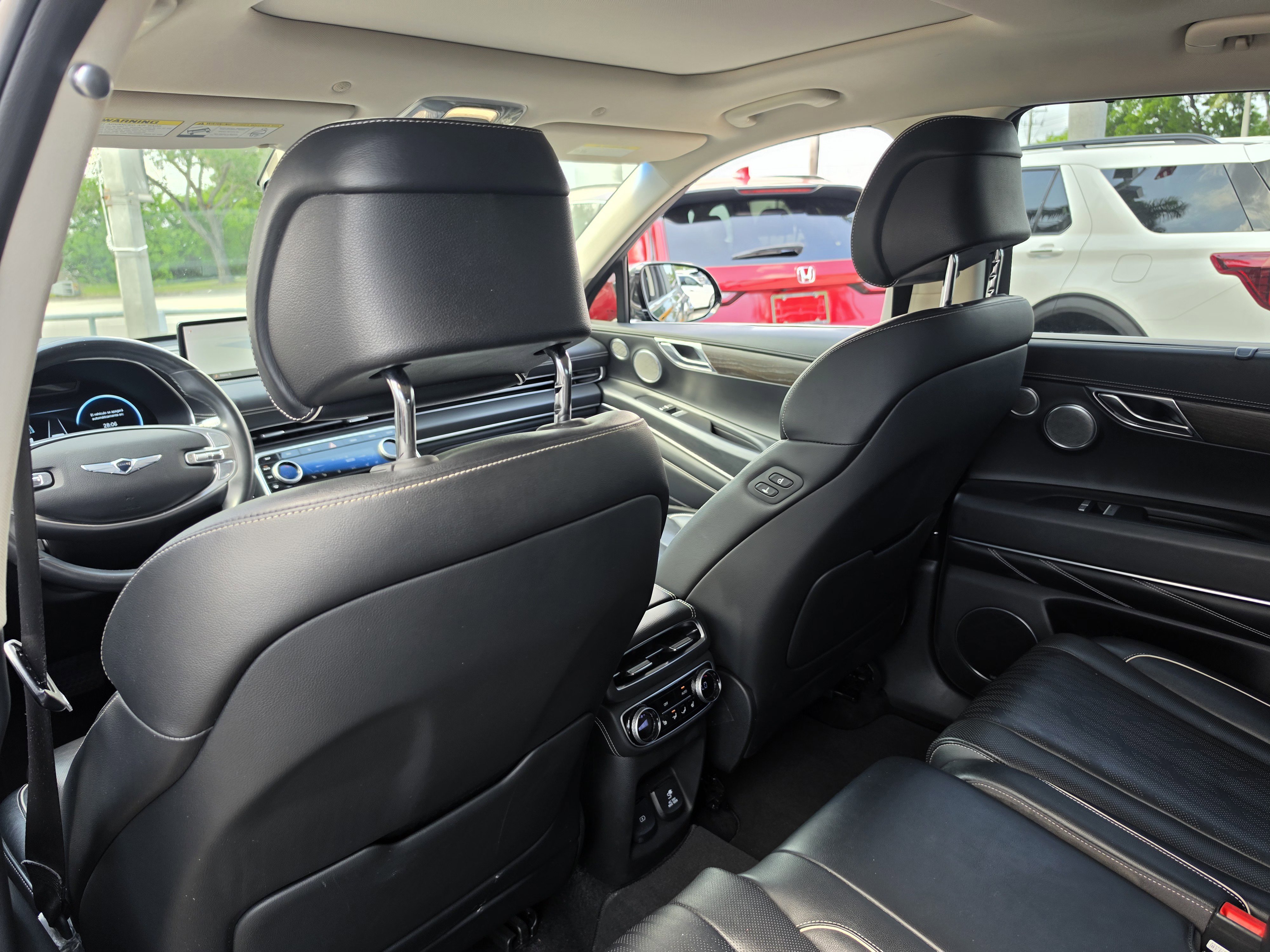 Used 2022 Genesis GV80 2.5T w/ Prestige Package 04 AWD/4WD image 12