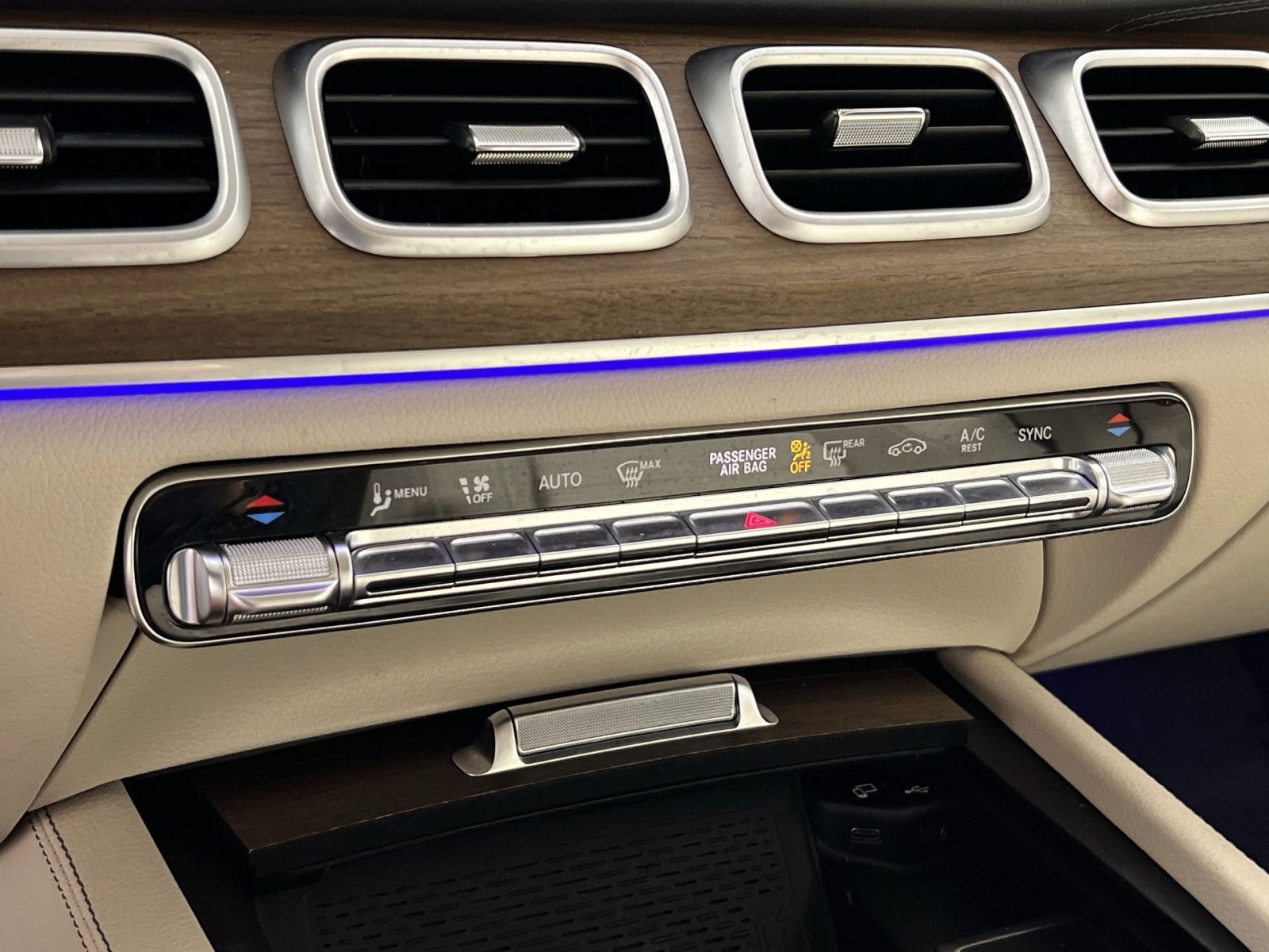 Used 2020 Mercedes-Benz GLS 450 4MATIC image 21