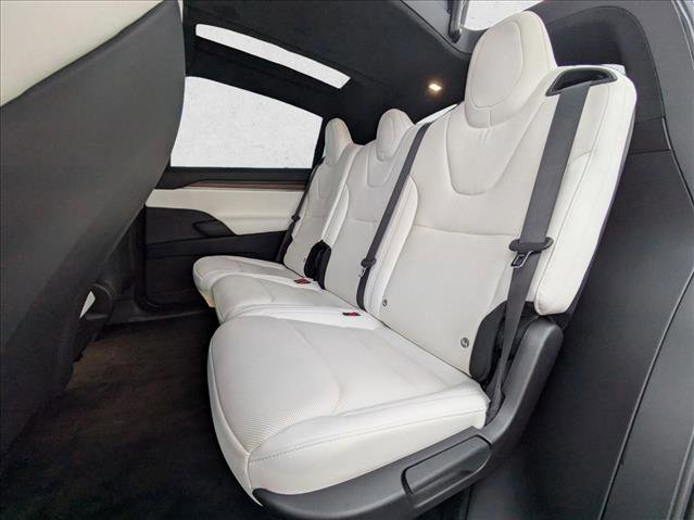 Used 2022 Tesla Model X image 16