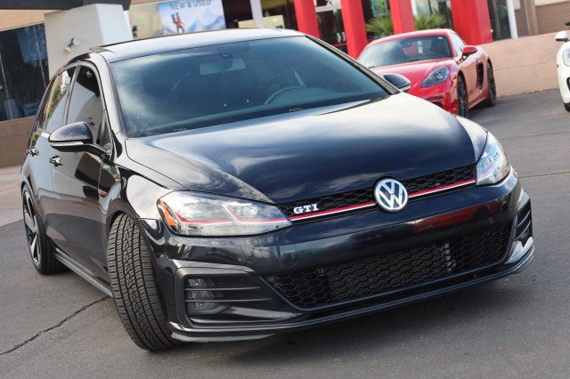 Used 2018 Volkswagen GTI SE w/ SE Leather Package FWD image 2
