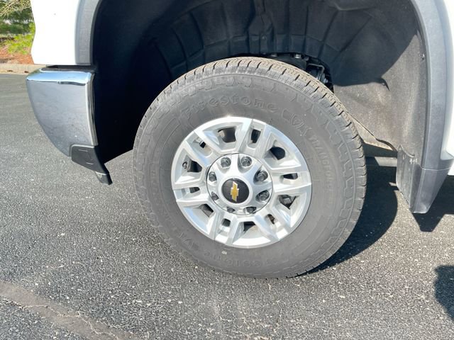 Used 2025 Chevrolet Silverado 2500 LT w/ Convenience Package AWD/4WD image 8