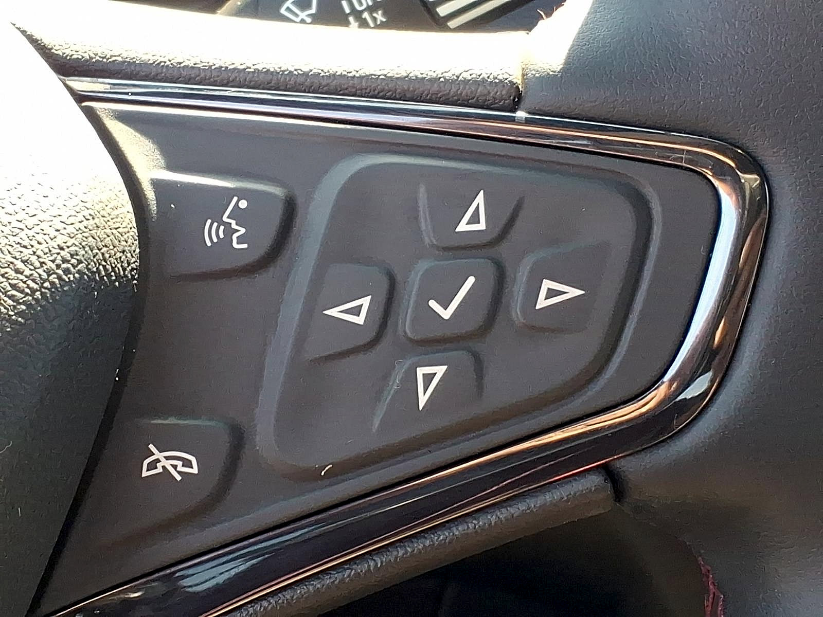 Certified 2023 Chevrolet Equinox RS image 18