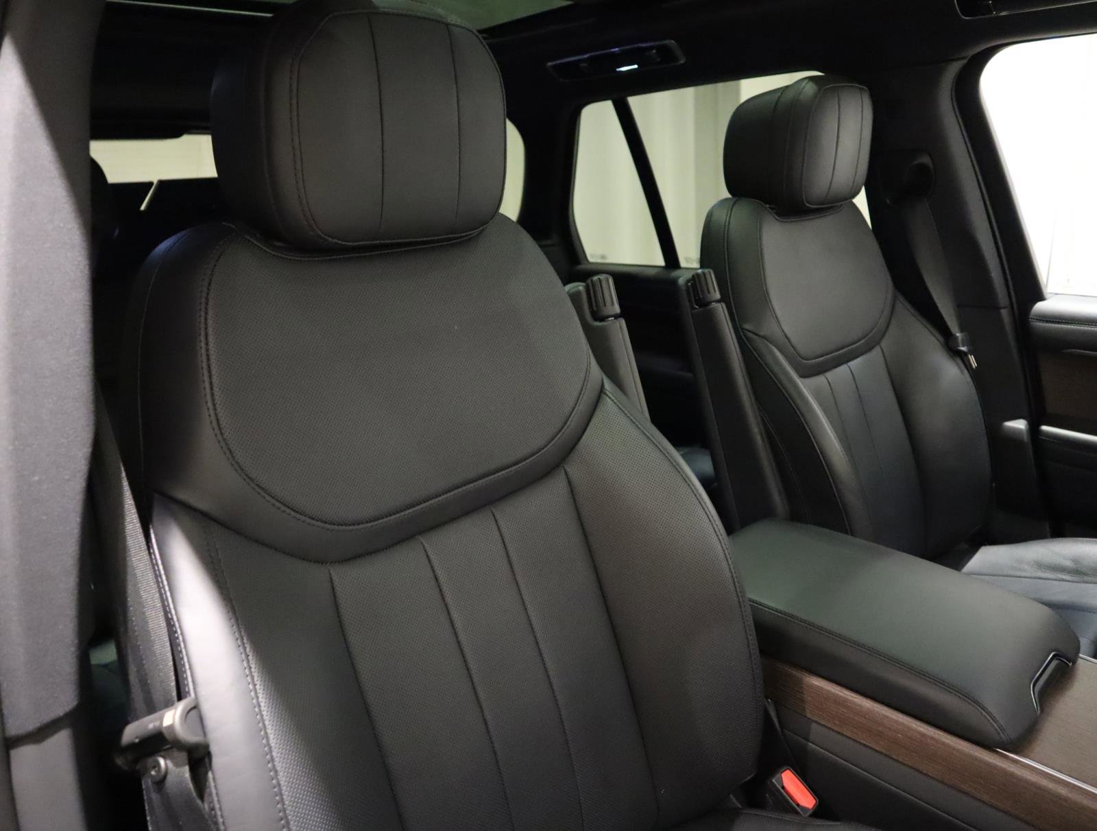 Used 2024 Land Rover Range Rover SE image 18