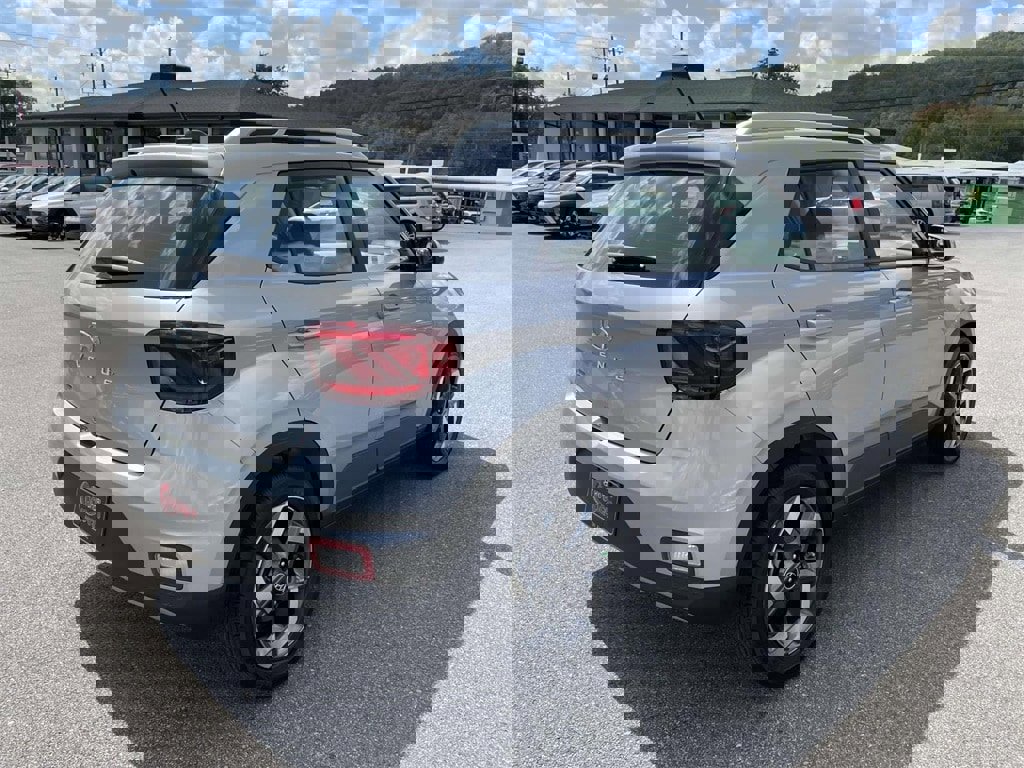 New 2026 Hyundai Venue SEL image 3