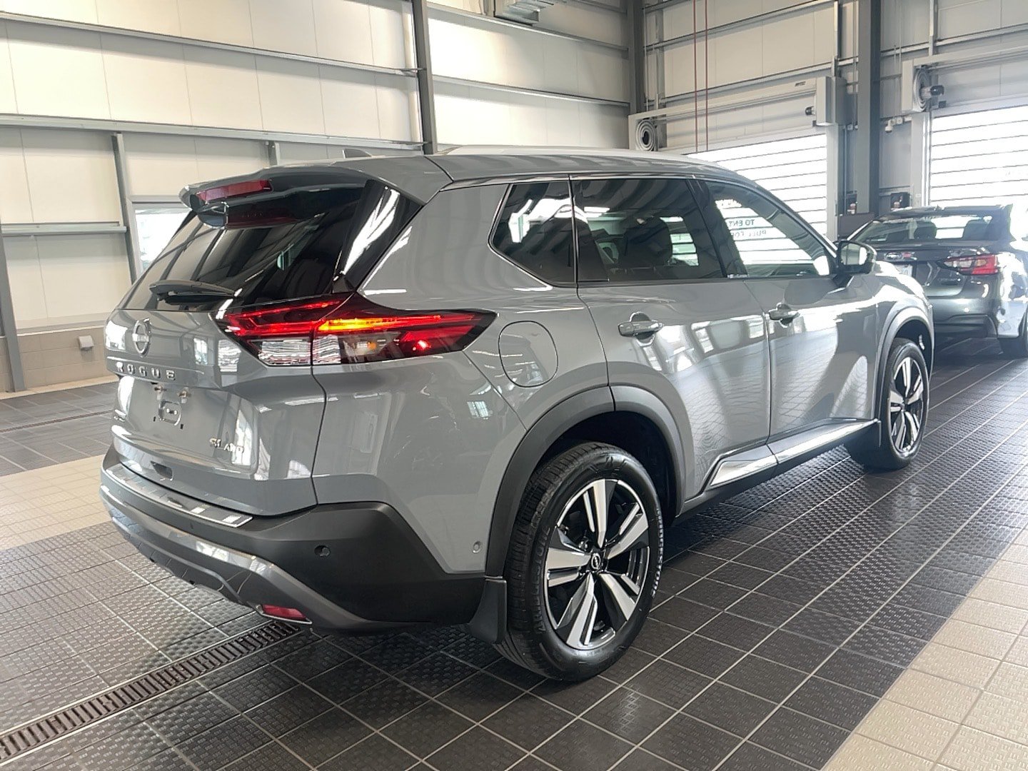 Used 2023 Nissan Rogue SL w/ SL Premium Package AWD/4WD image 23