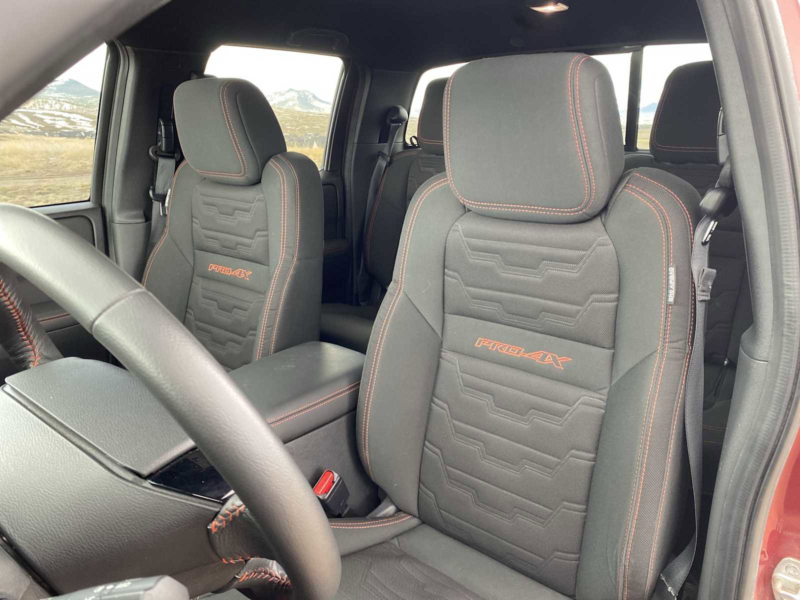 Used 2024 Nissan Frontier PRO-4X w/ Pro Convenience Package image 17