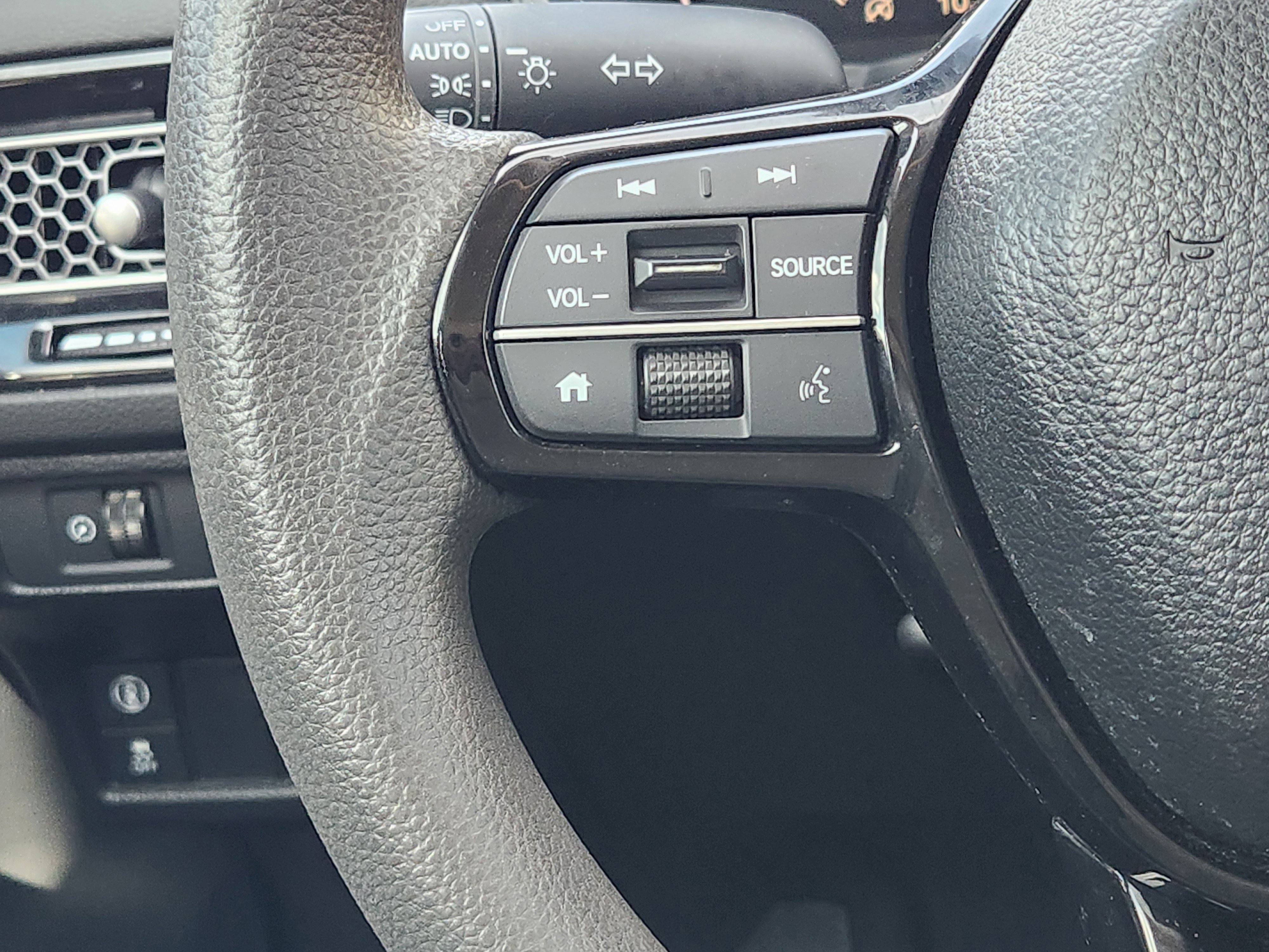 Used 2023 Honda Civic LX image 28