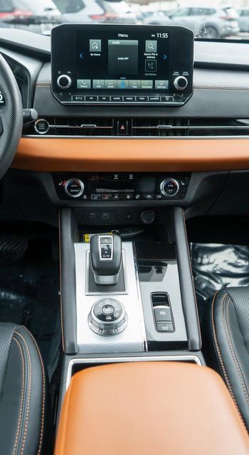 Used 2023 Mitsubishi Outlander AWD image 17