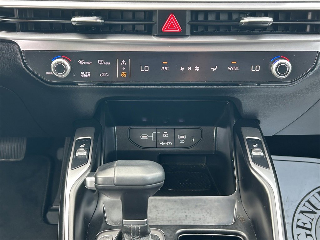 Used 2025 Kia Sorento S w/ Panoramic Sunroof Package image 21