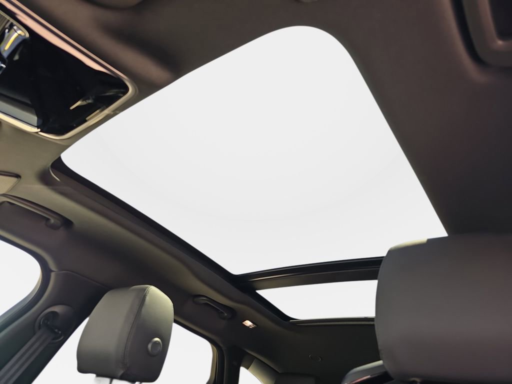 New 2026 Land Rover Range Rover Velar S image 30