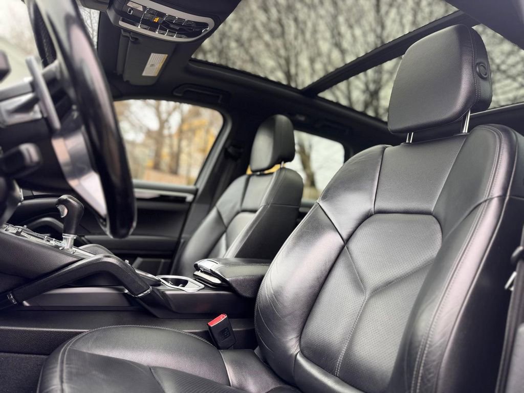 Used 2017 Porsche Cayenne image 19