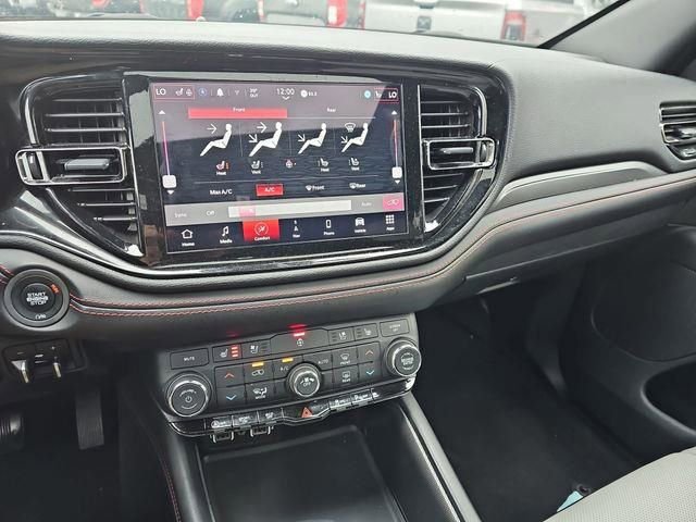Used 2024 Dodge Durango GT image 33