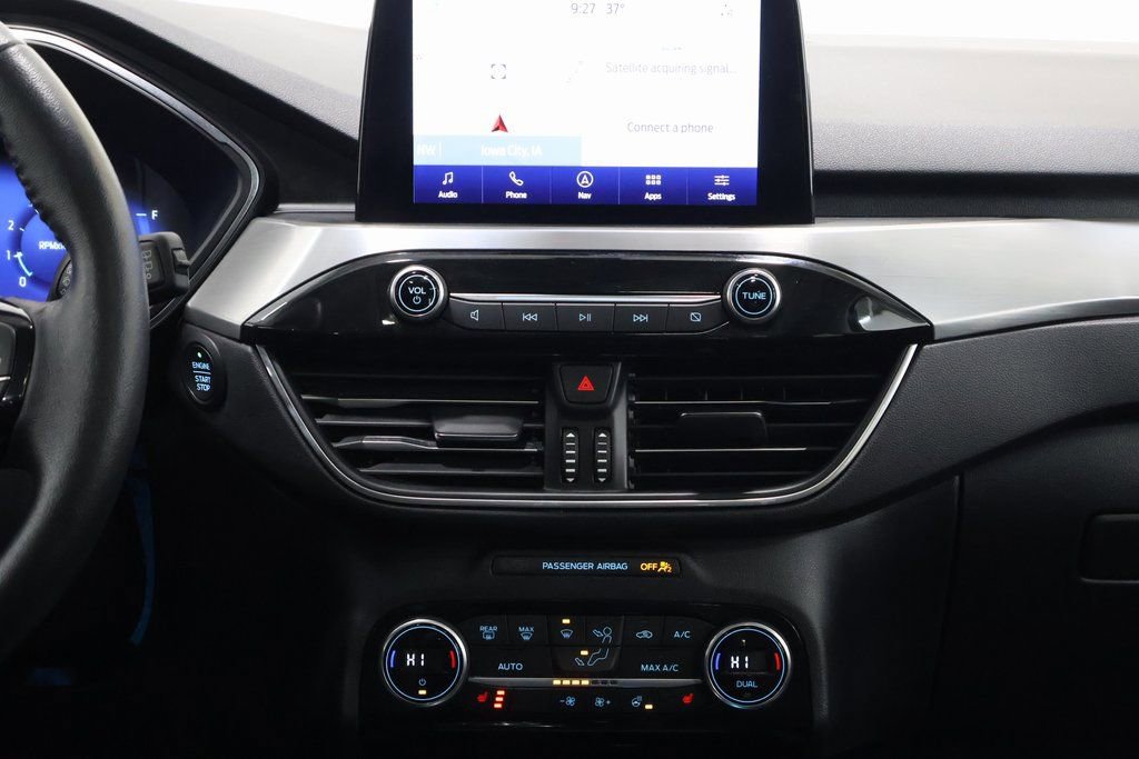 Used 2021 Ford Escape Titanium w/ Class II Trailer Tow Package image 19