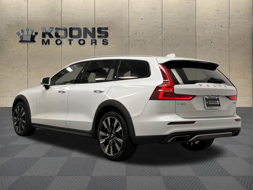 Used 2020 Volvo V60 T5 Cross Country w/ Cross Country Pro Package AWD/4WD image 6