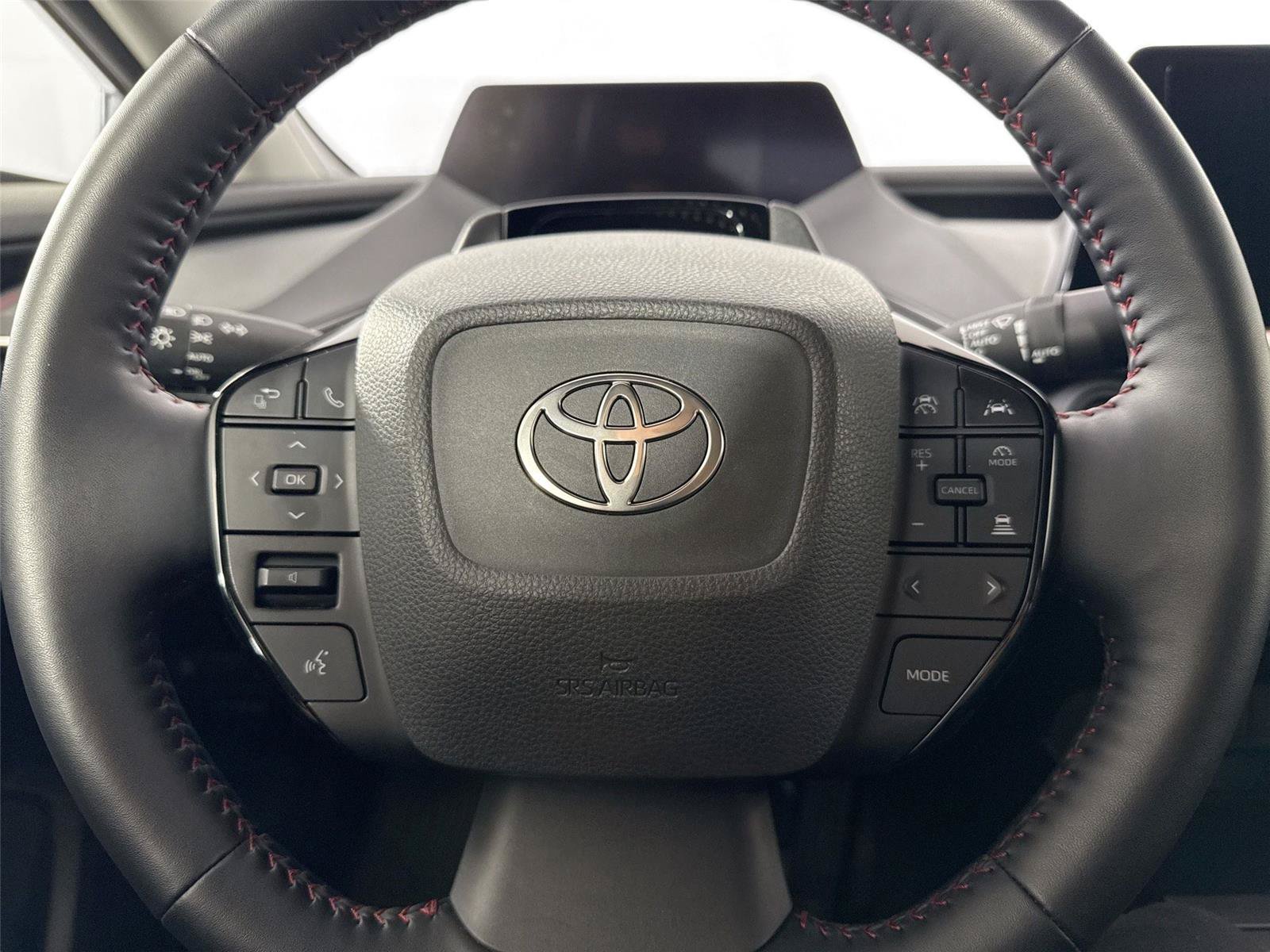Certified 2025 Toyota Prius Plug-In Hybrid FWD image 17