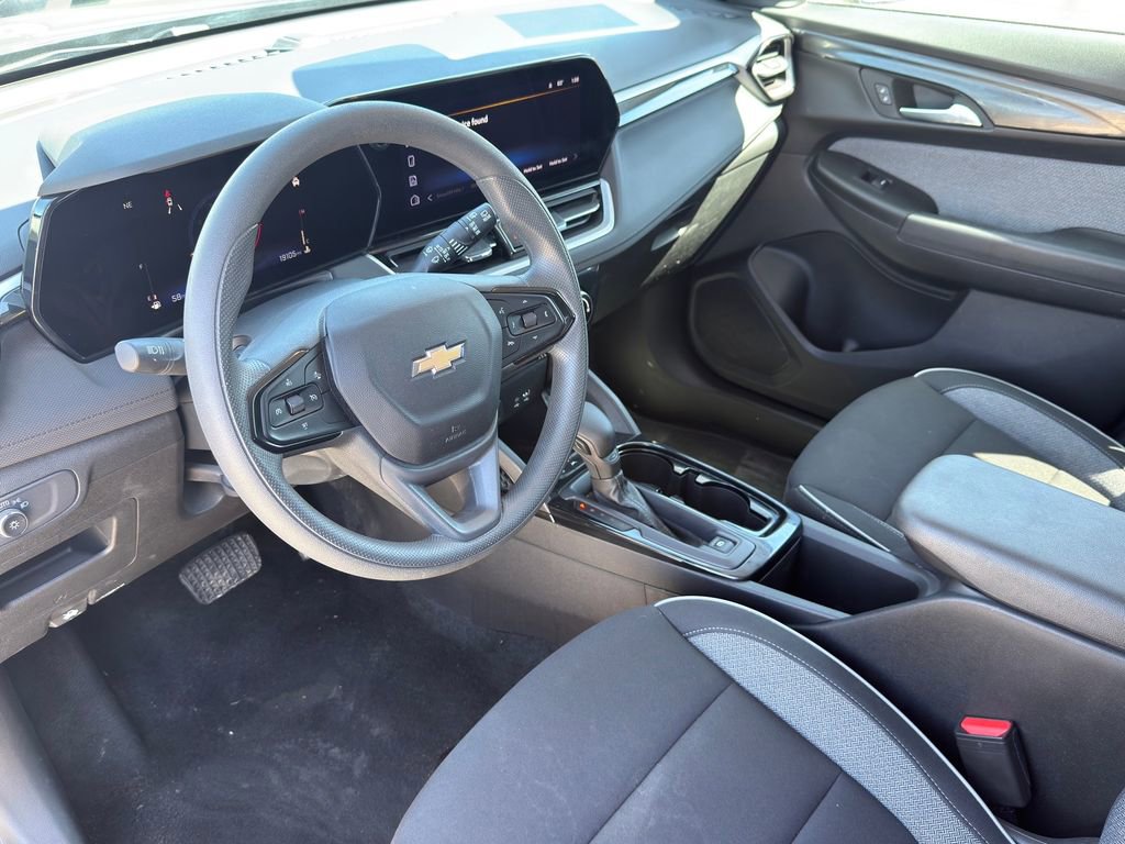 Used 2025 Chevrolet TrailBlazer LT image 11