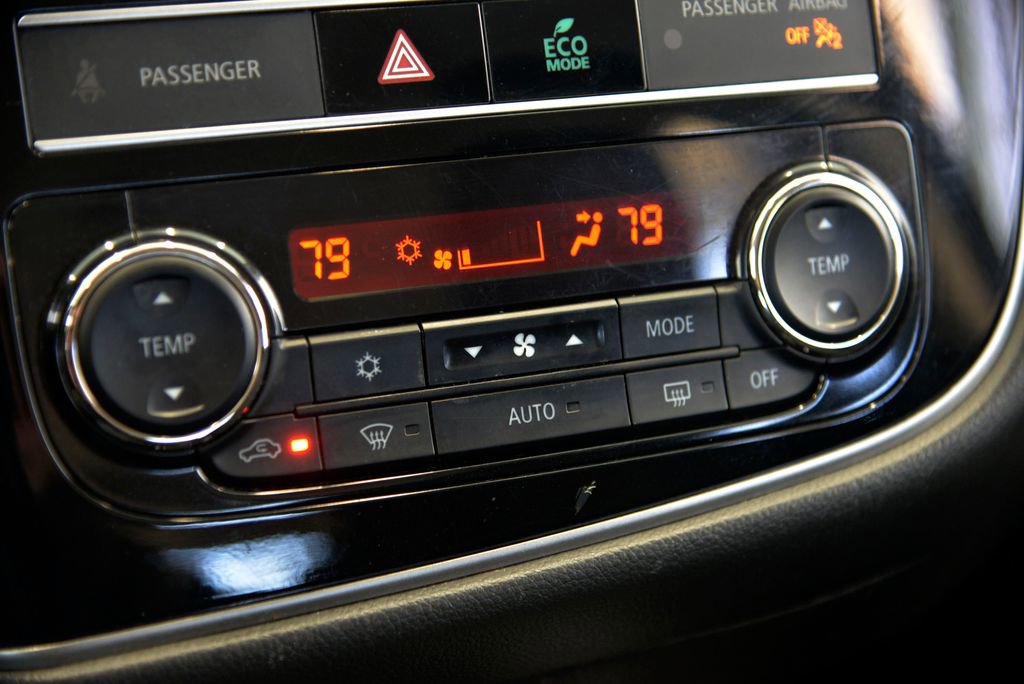 Used 2019 Mitsubishi Outlander ES image 24