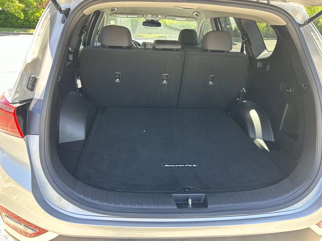 Used 2020 Hyundai Santa Fe SE FWD image 12